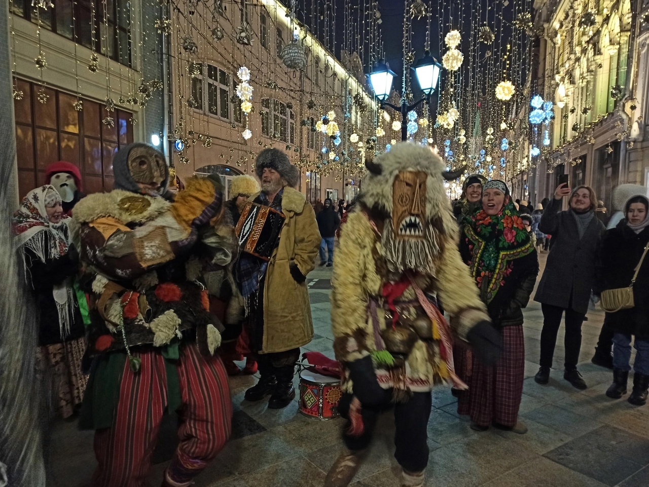 Cвятки c фольклорным ансамблем «Белый Камень»