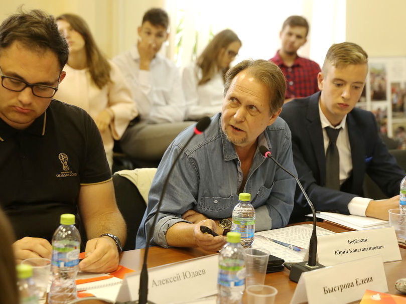 Круглый стол «Взаимодействие добровольцев молодежных волонтерских центров и СО НКО»