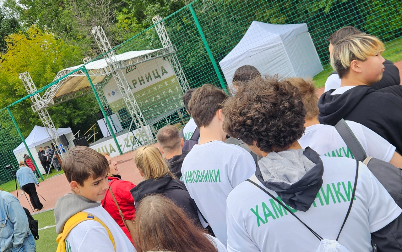 Команда клуба «Форпост» на стадионе «Буревестник»