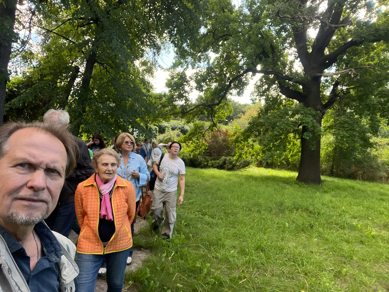 Обзорная экскурсия «История и дендрарий парка Усадьбы Трубецких» в рамках программы «Лето в Москве».