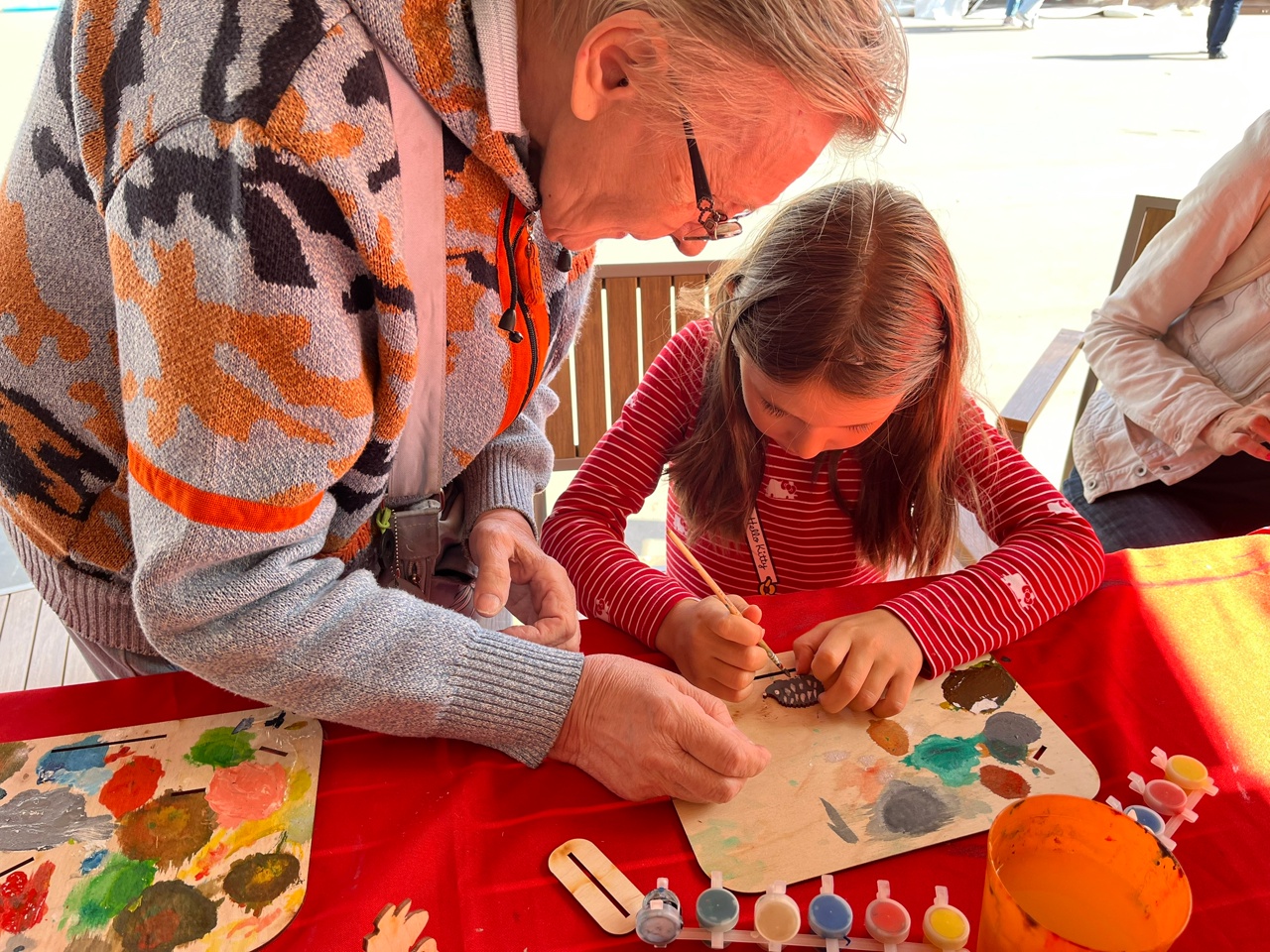 Мастер - класс по раскраске деревянных фигурок.