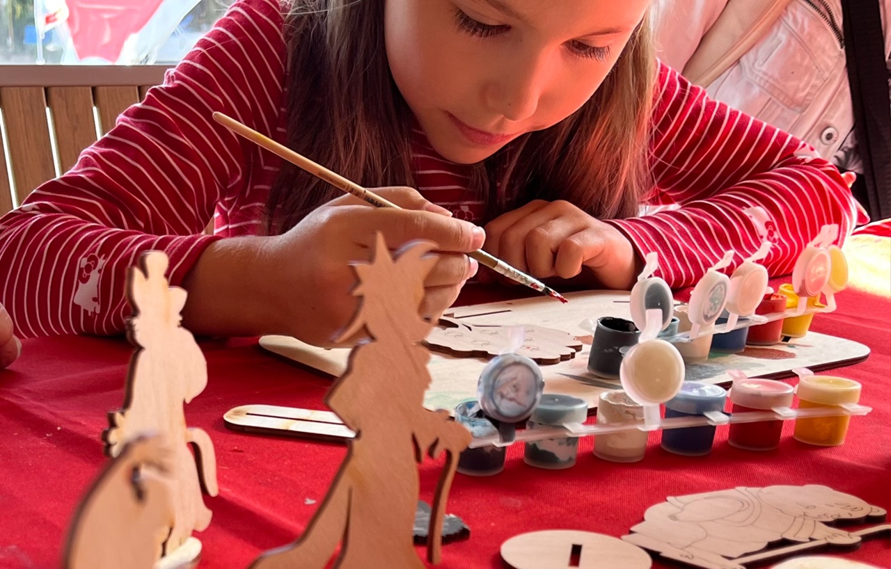 Мастер - класс по раскраске деревянных фигурок.