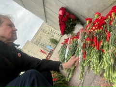 Юрий Березкин возложил памятную гирлянду в честь москвичей, участников Великой Отечественной войны 1941-1945 годов.