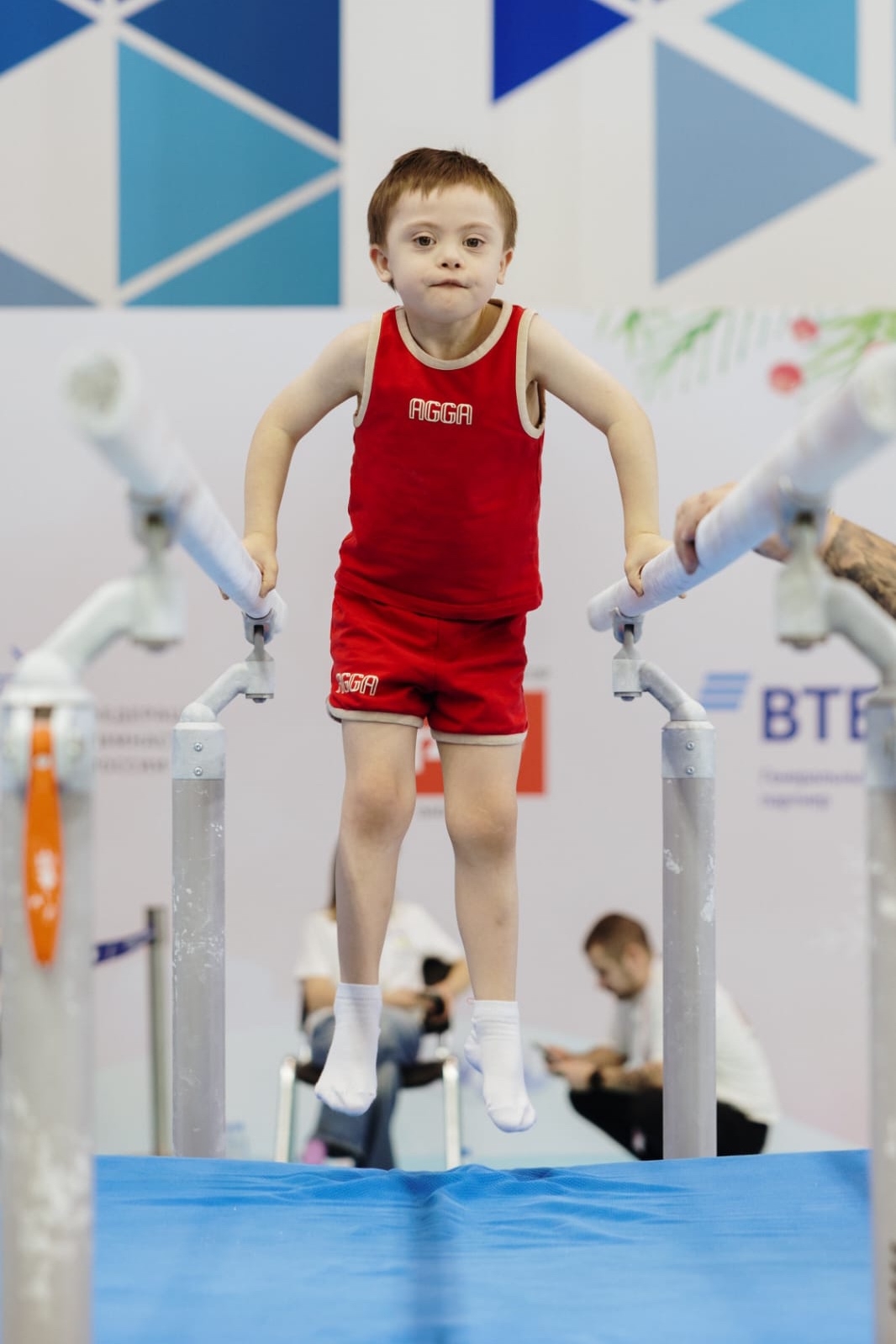 Поздравлем нашего юного актера Мишу