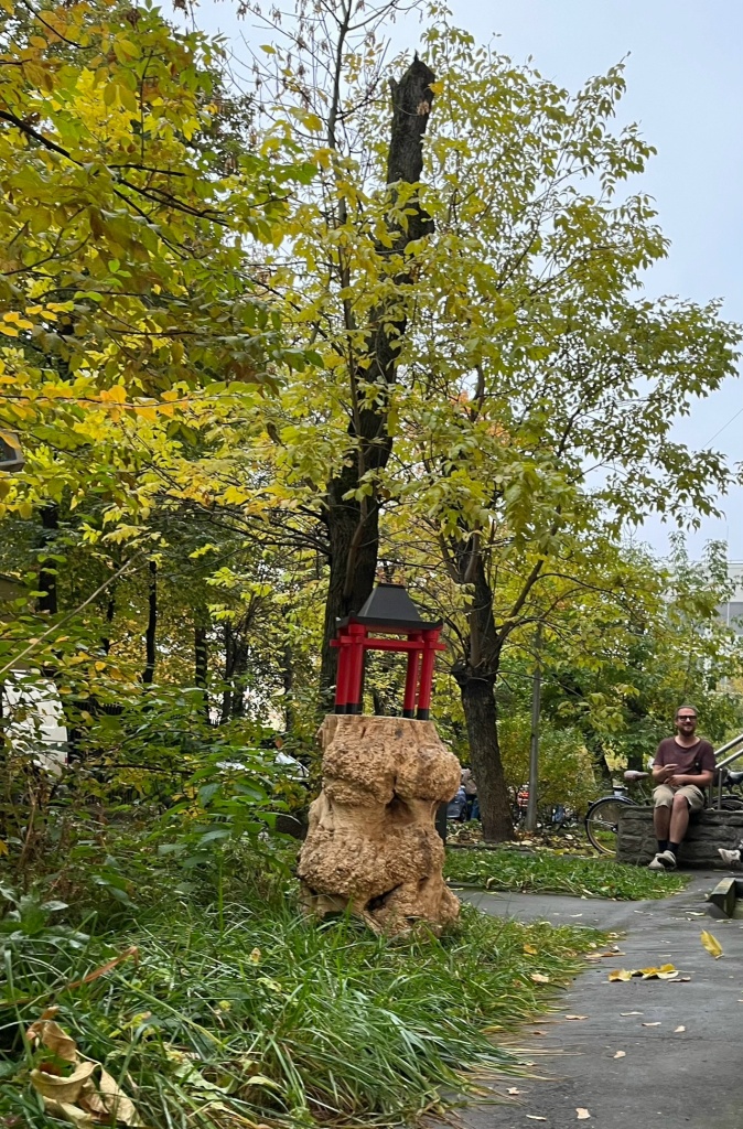 Оригинальная кормушка для птиц от мастерской «Вернакуляр».
