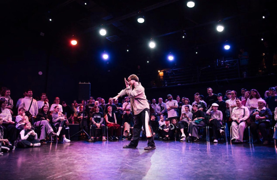 Молодежный проект уличных брейк танцев.